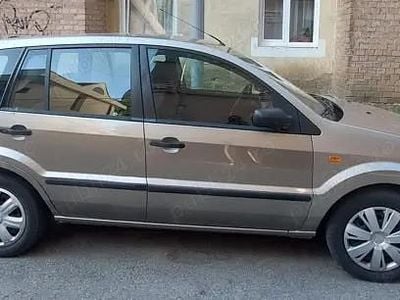 Utilizat 2004 Ford Fusion | 850 EUR (Preț bun)