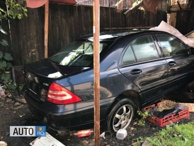 second-hand Mercedes C200 