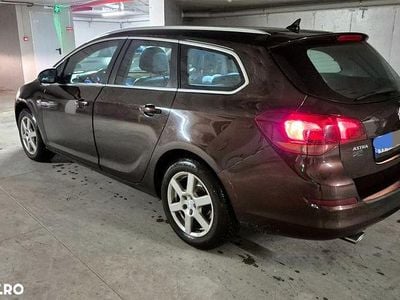 Second-hand Opel Astra 165 CP (121 kW) 2011 Culoaremaro Break