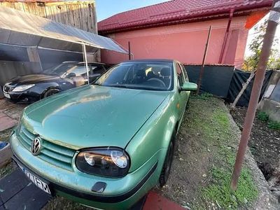 Verde Utilizat 1998 VW Golf Monovolum | 500 EUR
