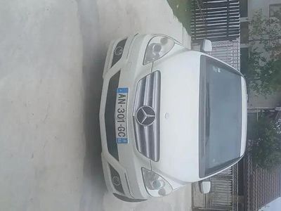 Mercedes B200