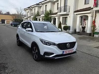 Second-hand MG ZS Luxury 105 kW (143 CP) 2021 Culoarealb SUV