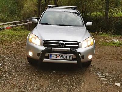 Second-hand Toyota RAV4 177 CP (130 kW) 2007 Argintiu SUV