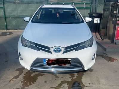 second-hand Toyota Auris Hybrid 