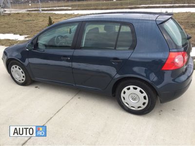 Albastru Second-hand 2005 VW Golf IV Hatchback | 3.275 EUR (Scump)