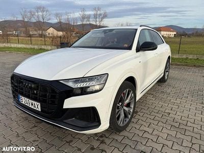 Second-hand Audi Q8 Premium 340 CP (250 kW) 2022 Culoarealb SUV