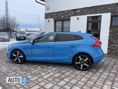 Albastru Utilizat 2015 Volvo V40 Break | 9.650 EUR (Scump)
