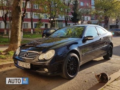 Negru Utilizat 2004 Mercedes C200 Coupe | 4.800 EUR