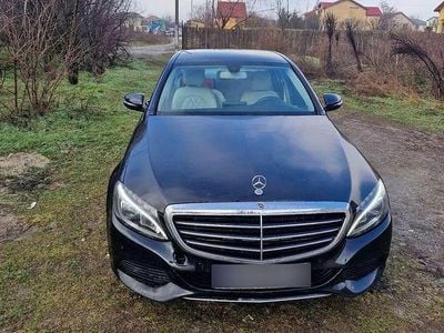 Second-hand Mercedes C180 116 CP (85 kW) 2015 Culoarenegru Berlinǎ