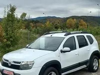 Alb Utilizat 2012 Dacia Duster Berlinǎ | 6.590 EUR (Puțin scump)