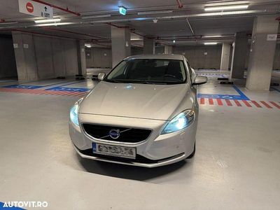 Second-hand Volvo V40 115 CP (84 kW) 2013 Culoaregri Hatchback