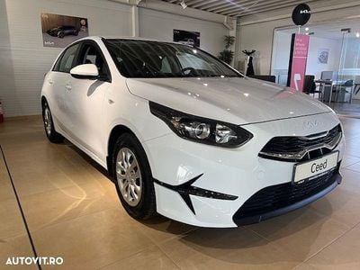 Second-hand Kia Ceed Best 140 CP (102 kW) 2024 Culoarealb Hatchback