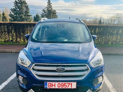 Second-hand Ford Kuga Titanium 182 CP (133 kW) 2018 Culoarealbastru SUV