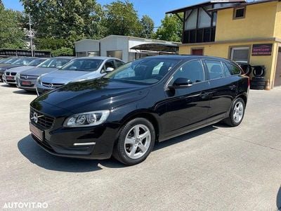 Second-hand Volvo V60 120 CP (88 kW) 2017 Culoarenegru Break