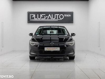 Second-hand VW Golf VIII Style 204 CP (150 kW) 2022 Culoarenegru Hatchback