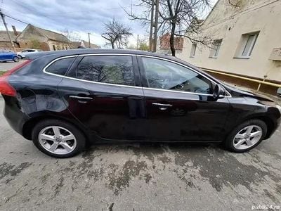 Negru Utilizat 2015 Volvo V40 Hatchback | 6.200 EUR (Preț bun)