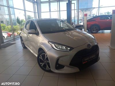 Gri Utilizat 2024 Toyota Yaris Hybrid | 23.499 EUR (Scump)