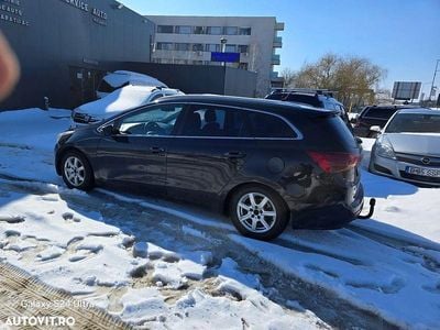 Second-hand Kia Ceed 140 CP (102 kW) 2013 Culoarenegru Hatchback