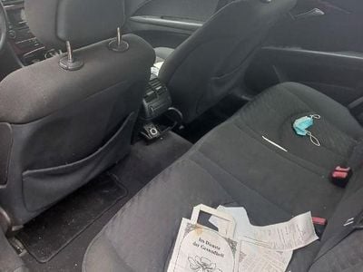 Utilizat 2004 Mercedes 220 Berlinǎ | 1.090 EUR