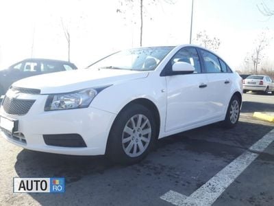 Alb Utilizat 2011 Chevrolet Cruze Berlinǎ | 5.750 EUR