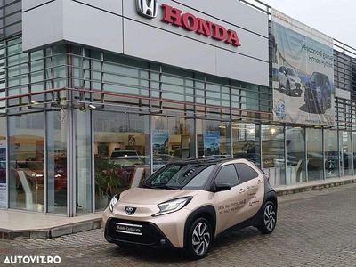 Culoaremaro Utilizat 2025 Toyota Aygo X SUV | 17.989 EUR