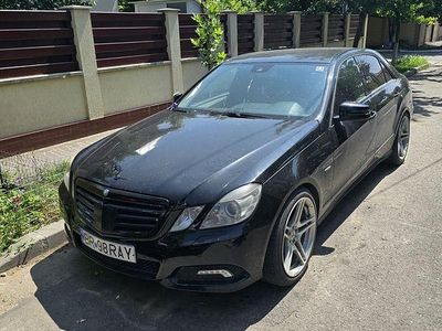 Culoarenegru Utilizat 2009 Mercedes E350 Berlinǎ | 5.400 EUR