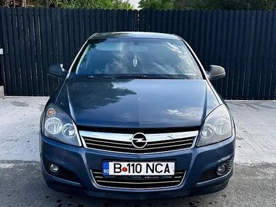 Albastru Utilizat 2011 Opel Astra Hatchback | 3.500 EUR (Preț OK)