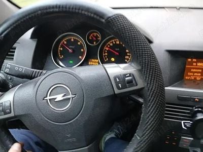 Second-hand Opel Astra 150 CP (110 kW) 2005 Negru Break