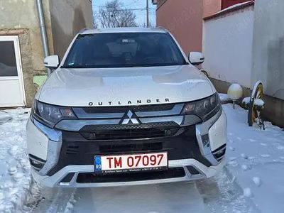 Second-hand Mitsubishi Outlander P-HEV 225 CP (165 kW) 2021 SUV