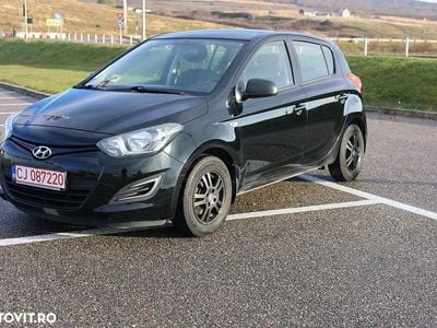 Second-hand Hyundai i20 Edition 86 CP (63 kW) 2013 Culoarenegru Hatchback