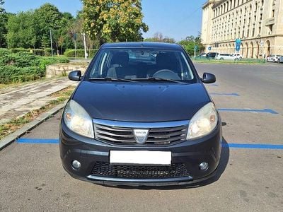 Culoarenegru Utilizat 2008 Dacia Sandero Lauréate Hatchback | 2.000 EUR (Preț OK)