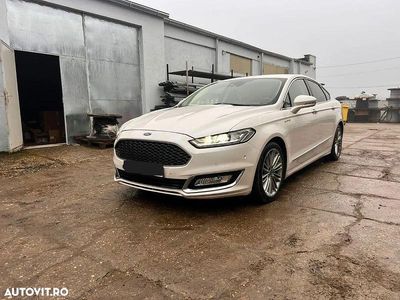 Second-hand Ford Mondeo 187 CP (137 kW) 2016 Culoarealb Berlinǎ