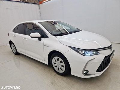 Second-hand Toyota Corolla Business Edition 122 CP (89 kW) 2022 Culoarealb Berlinǎ