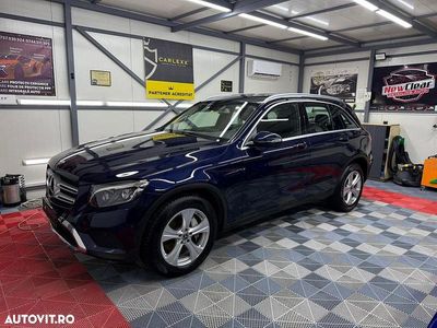 Second-hand Mercedes GLC250 204 CP (150 kW) 2018 Culoarealbastru SUV