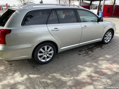 second-hand Toyota Avensis 2.0 D4D S/W Sol
