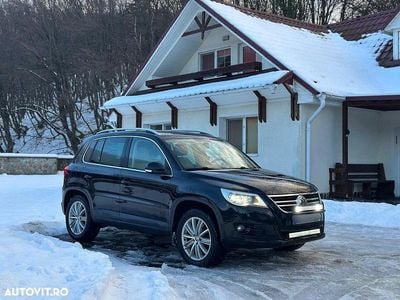 Culoarenegru Second-hand 2011 VW Tiguan Sportline SUV | 8.700 EUR (Preț OK)