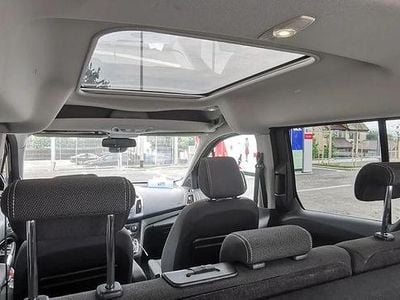 Gri Second-hand 2014 Ford Tourneo Connect Titanium Monovolum | 6.400 EUR