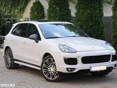 Second-hand Porsche Cayenne 245 CP (180 kW) 2016 Culoarealb SUV