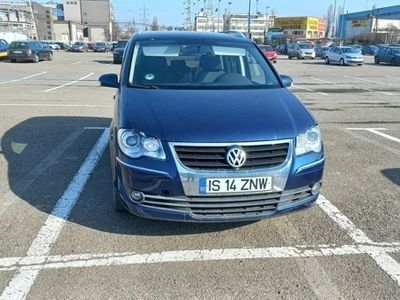 second-hand VW Touran an 2008 motor 1400 cm benzina 140 cp pret 2200 euro