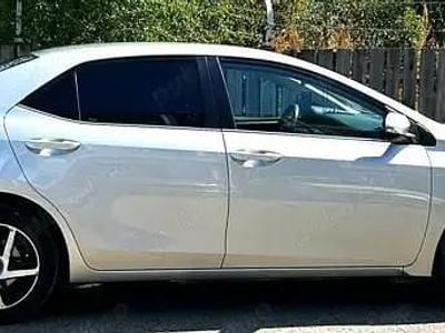Second-hand Toyota Corolla 132 CP (97 kW) 2016 Argintiu Berlinǎ