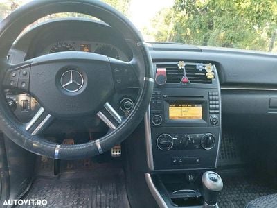 Mercedes B180