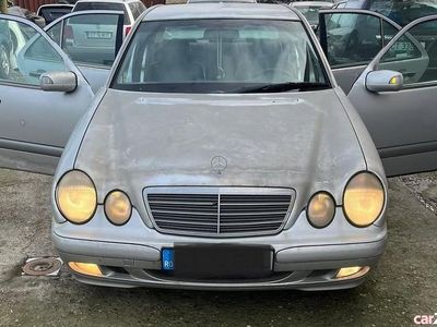 Second-hand Mercedes E200 2001