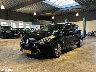 Second-hand Renault Clio GrandTour Intens 90 CP (66 kW) 2015 Culoarenegru Break