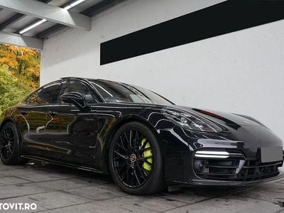 Porsche Panamera 4