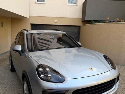 Culoaregri Utilizat 2015 Porsche Cayenne SUV | 27.300 EUR