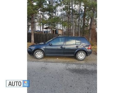 Second-hand VW Golf IV 105 CP (77 kW) 2003 Negru Hatchback