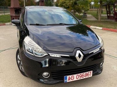 Second-hand Renault Clio IV Luxe 90 CP (66 kW) 2014 Culoarenegru Hatchback