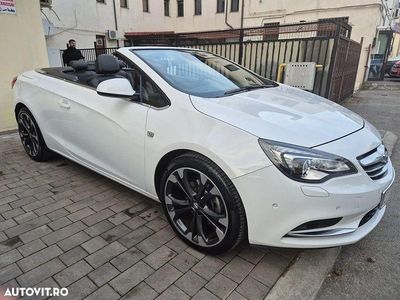 Culoarealb Utilizat 2014 Opel Cascada Innovation Cabrio | 9.900 EUR