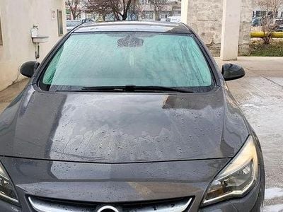 Second-hand Opel Astra Active 140 CP (102 kW) 2013 Culoaregri Berlinǎ