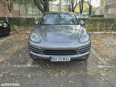 Culoaregri Utilizat 2012 Porsche Cayenne SUV | 14.999 EUR (Super Preț)